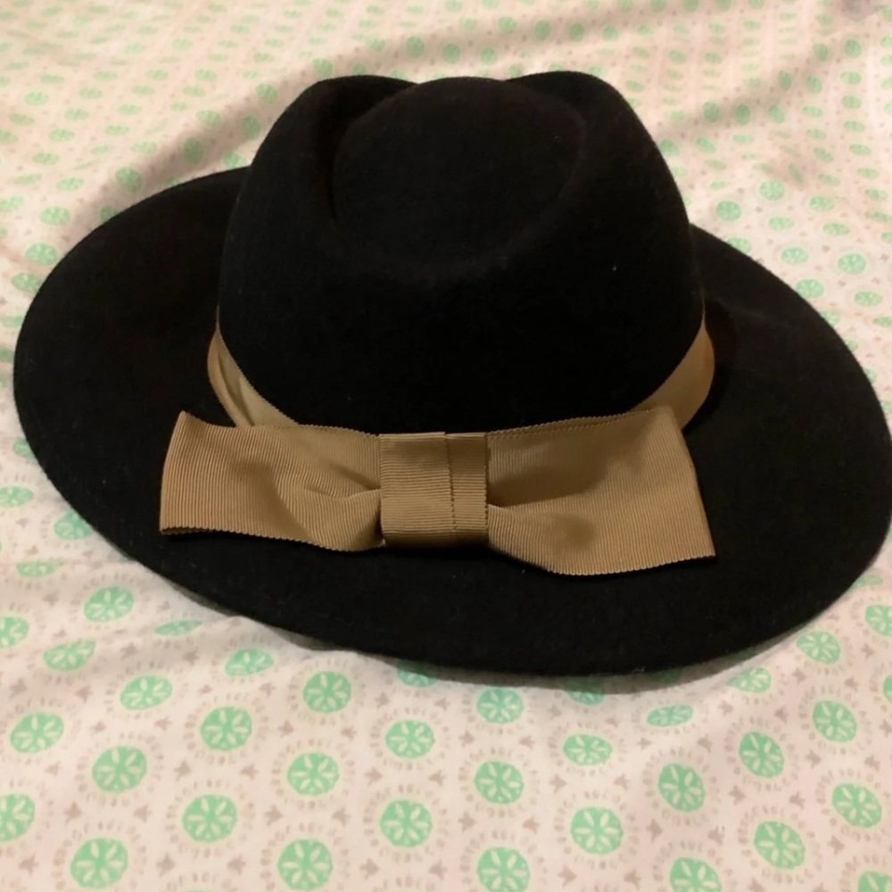 Banash hat with tags!